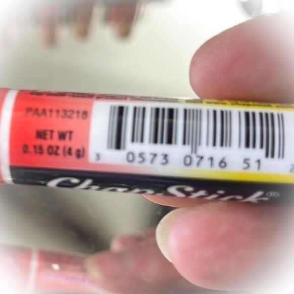 💕Lot of 7 flavored chapsticks💕 - Picture 2 of 2